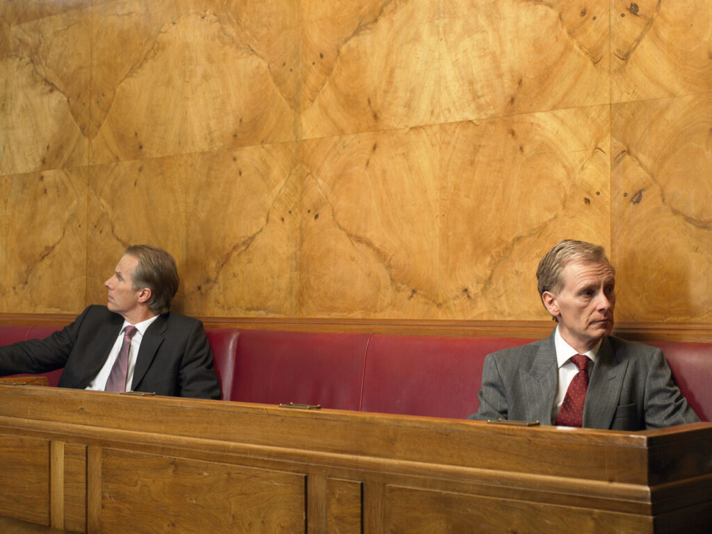 O silêncio do fundador também governa